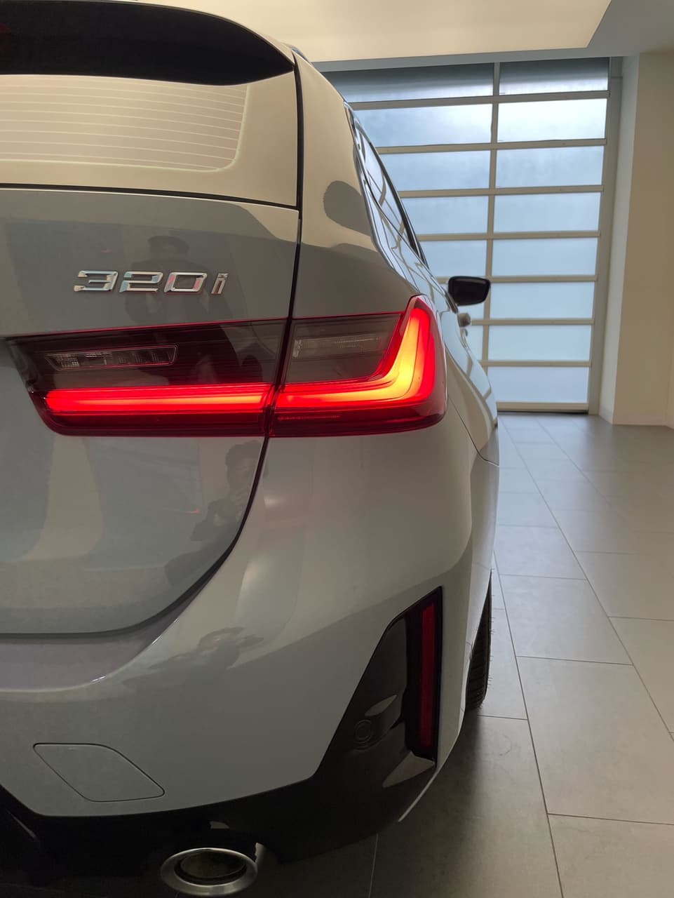 把人生第一台新車交給我 這份信任比車更珍貴——BMW 320 Touring M Sport - B牌汽車特務 (@jason40) | Dcard