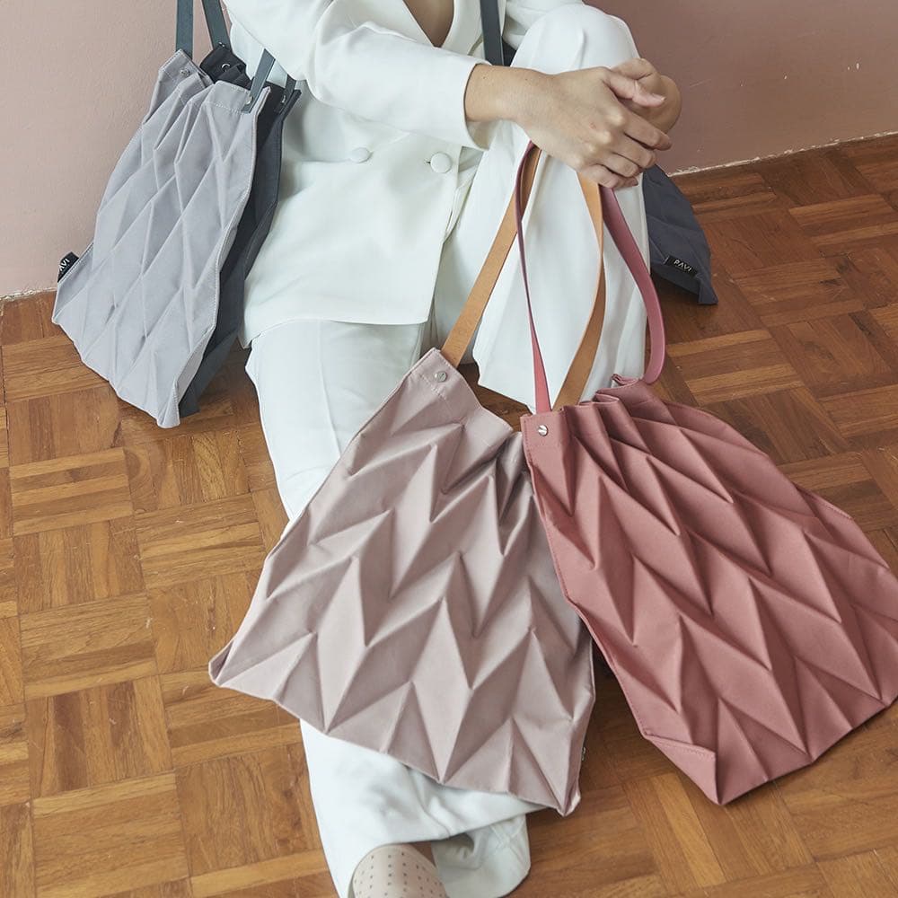 平價版三宅一生‼️泰國pavi studio 摺疊包 不佔空間好收納、容量大 - 哆啦欸夢我這裡有銅鑼燒 (@suneooo) | Dcard