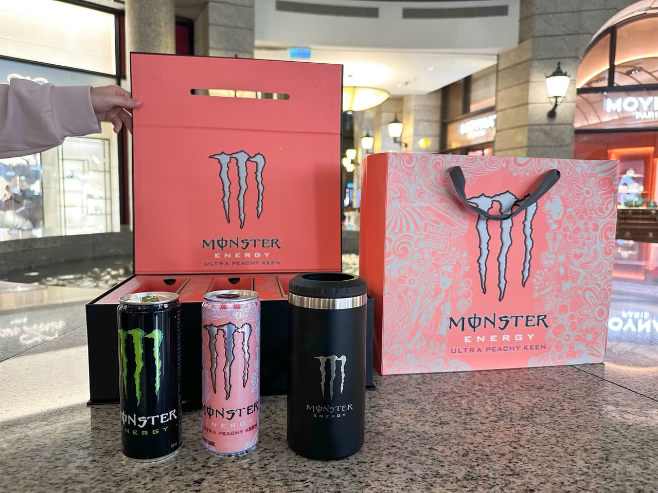 讓魅力再升級的神器？😎一生一定要拿一次的保冷瓶！ Monster Energy