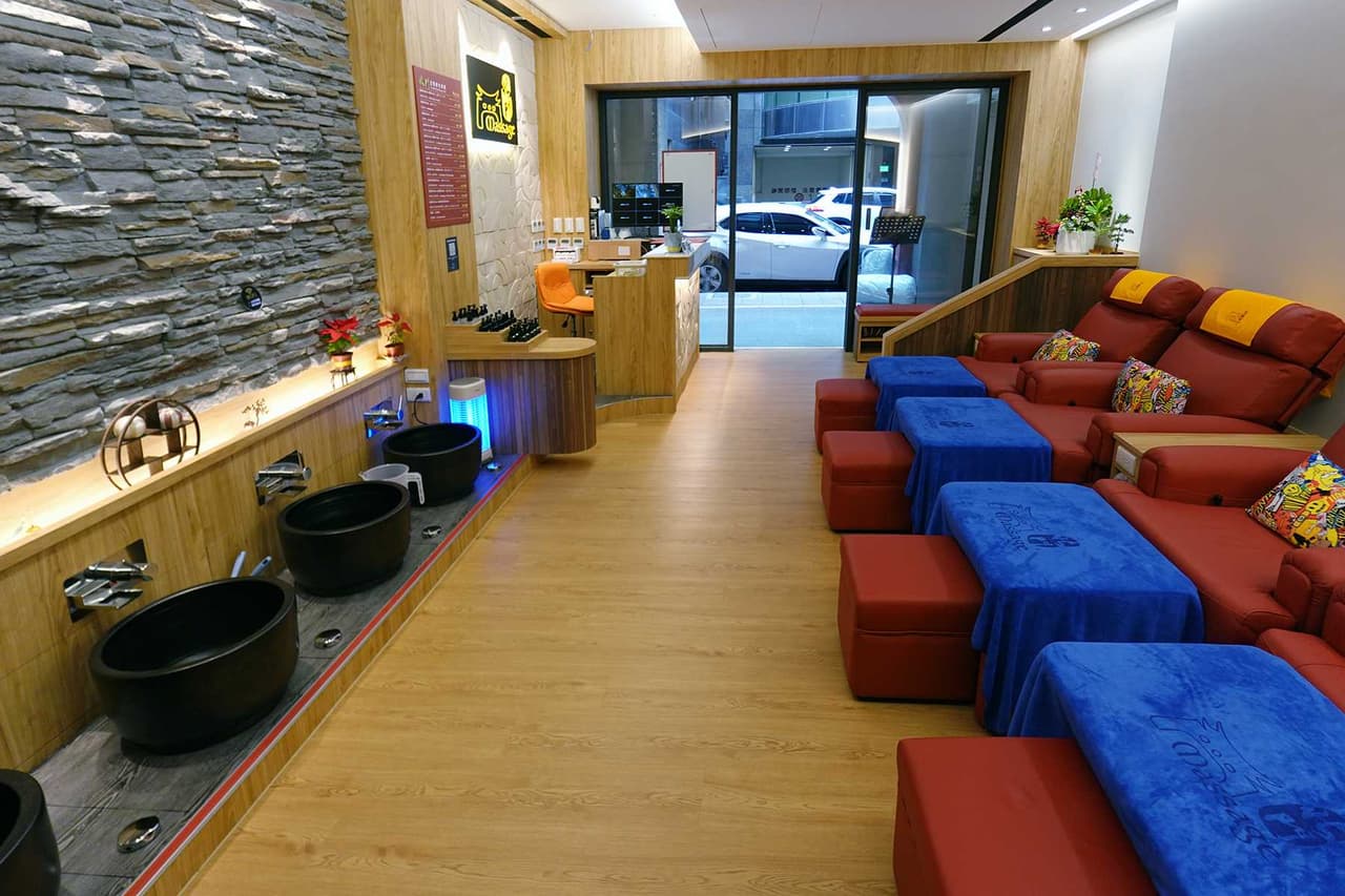 像大仁哥一樣暖心有實力，不會給壓力、只給你剛剛好的舒服，西門町、北車走累了，這裡比咖啡店更救命！不浮、不雷、不話術，一試就愛-