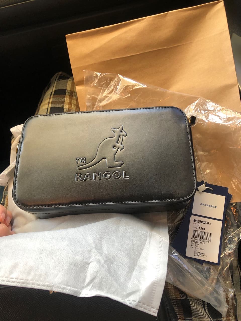 討論全家集點kangol側背小包 超商板 Dcard