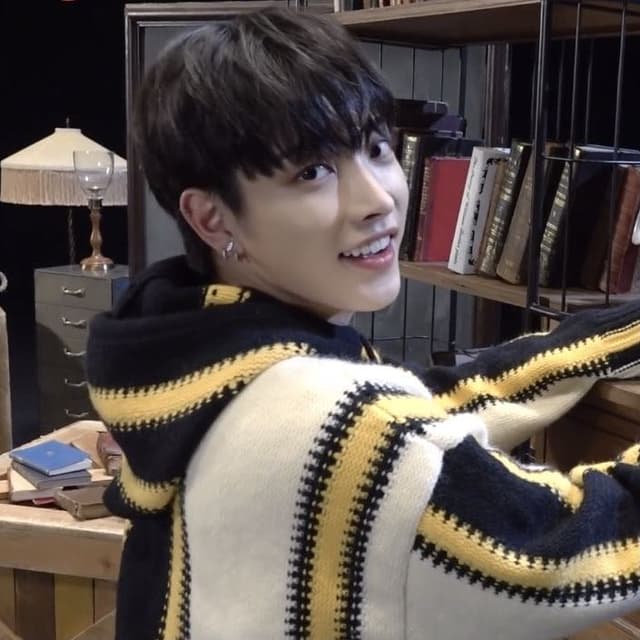 #詢問 求求 ATEEZ 金弘中的黑髮男友照🥺🥺 - 追星板 | Dcard
