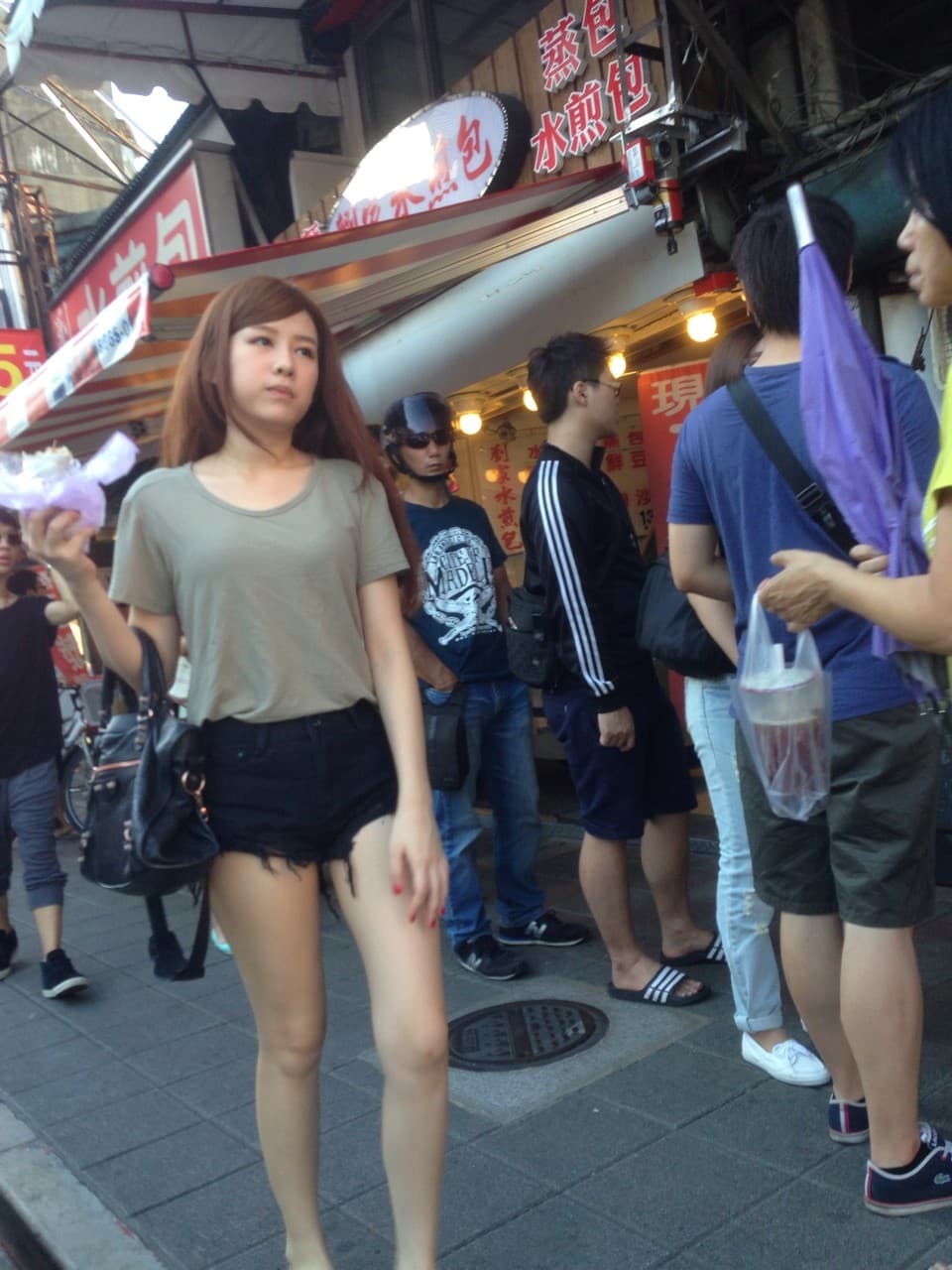 正妹] 短褲正妹- 閒聊板| Dcard