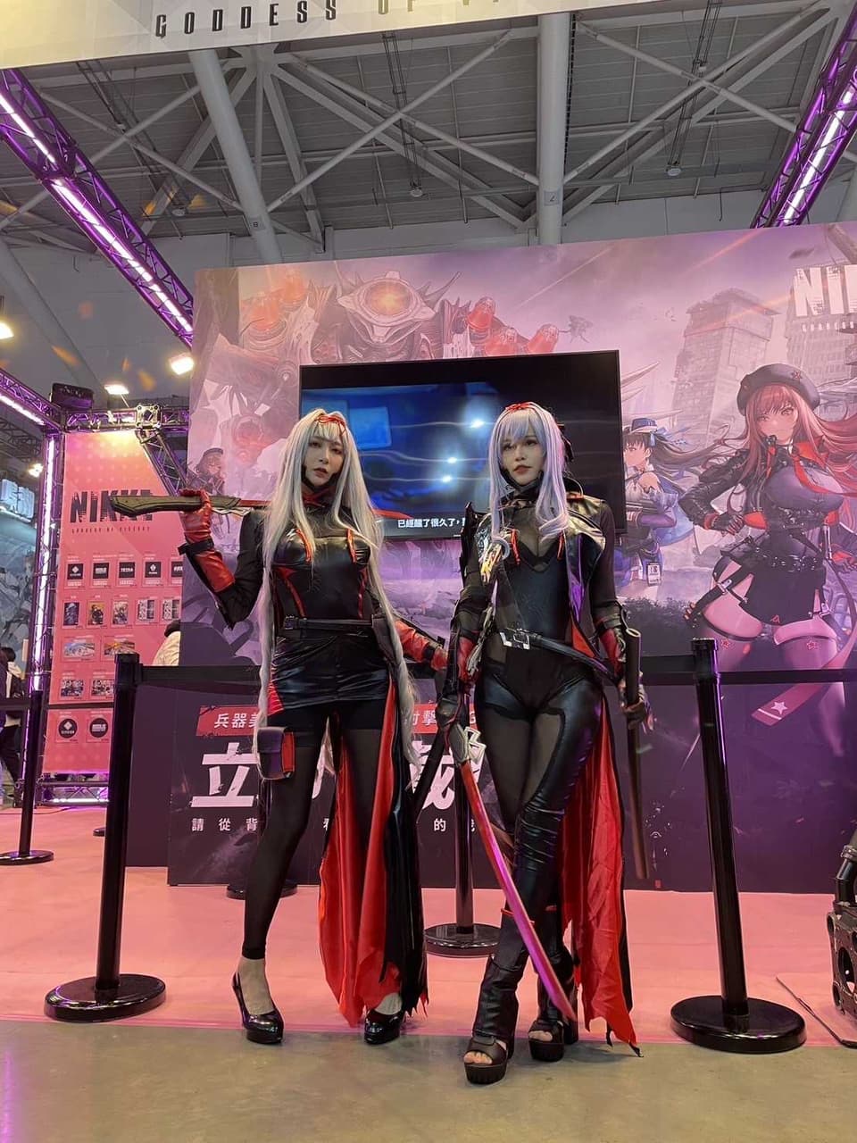 #找人有人知道這兩位女生cos是誰嗎！！ - Cosplay板 | Dcard
