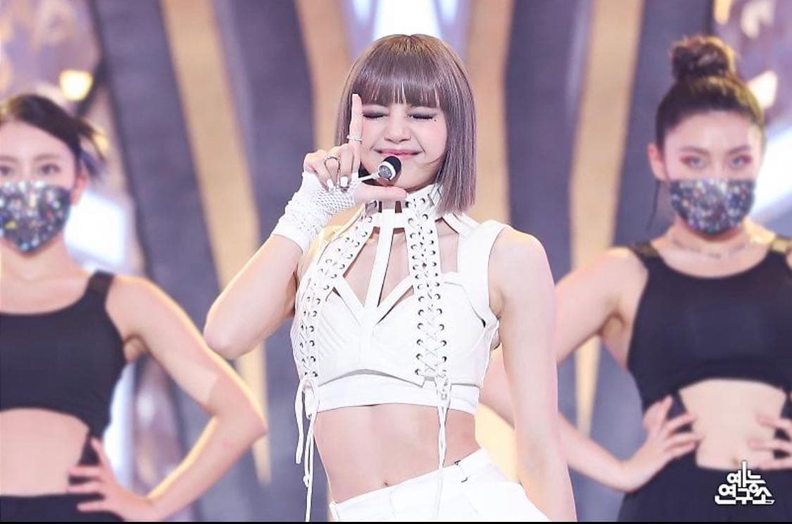 #分享 LISA個人出道一週年🎤🌟 - BLACKPINK板 | Dcard