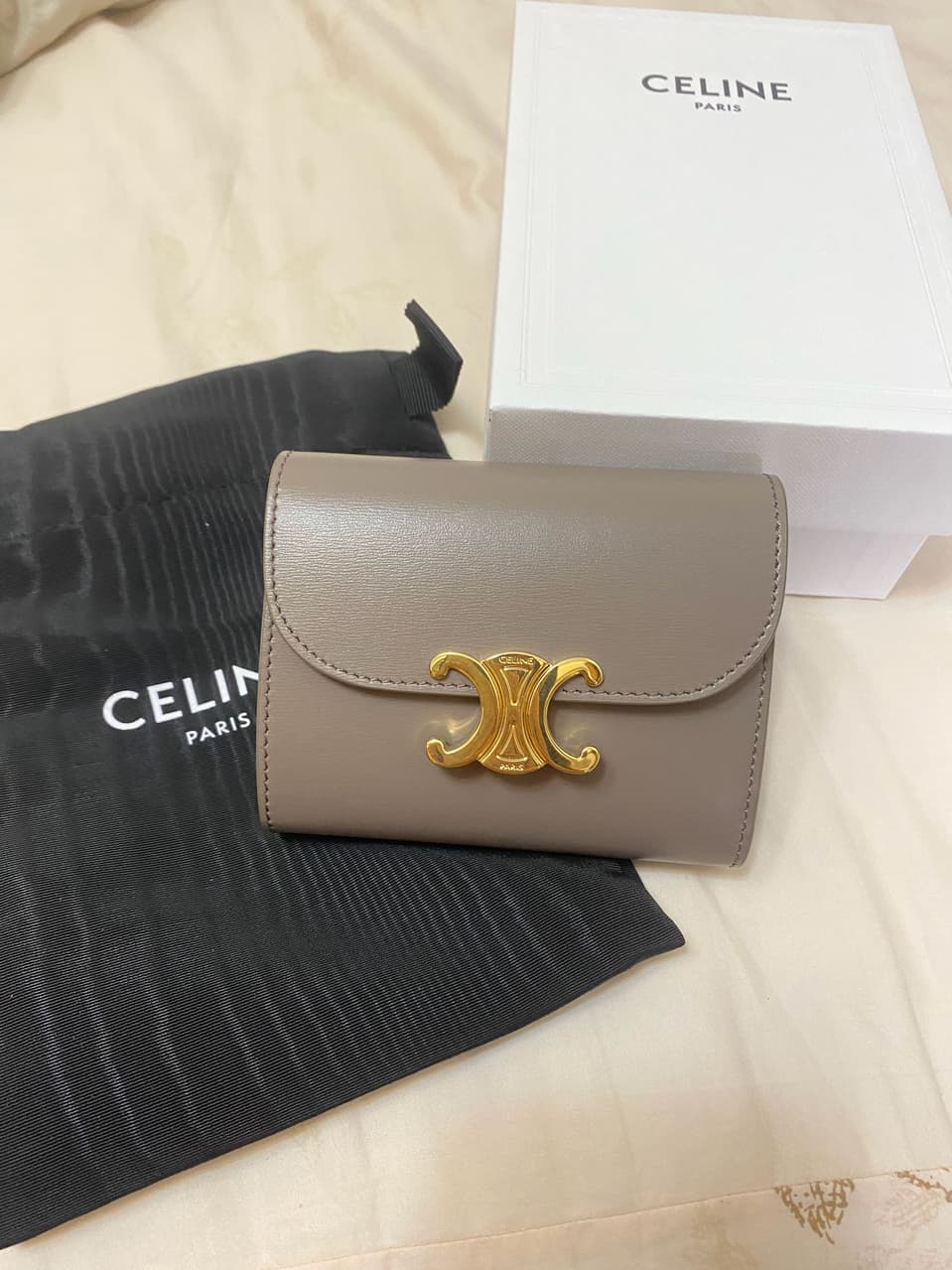 #售全新 全新Celine短夾 - 二手交易板 | Dcard