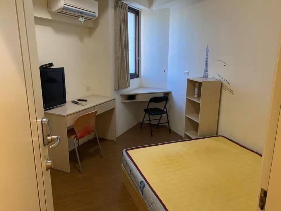 #房東 #寒假兩間房釋出#房東 #招租 #自租 #台中一中商圈 #學生套房 #可租補#台體走路一分鐘#中科走路五分鐘#中國醫走路十分鐘 - Image 1