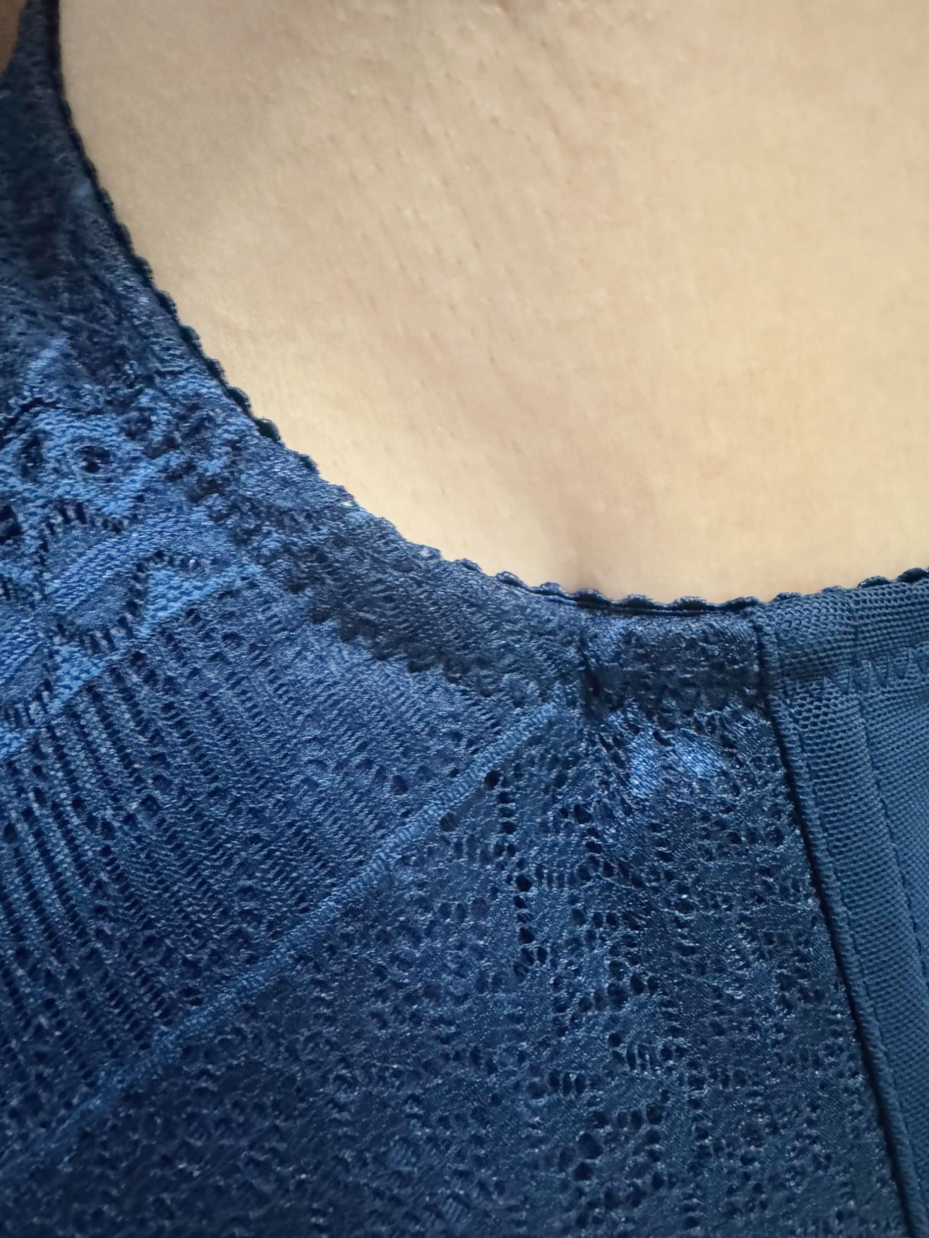 邱玉茹三度诱惑与玉如阿姨内衣的关联- 情色网站的私密讨论