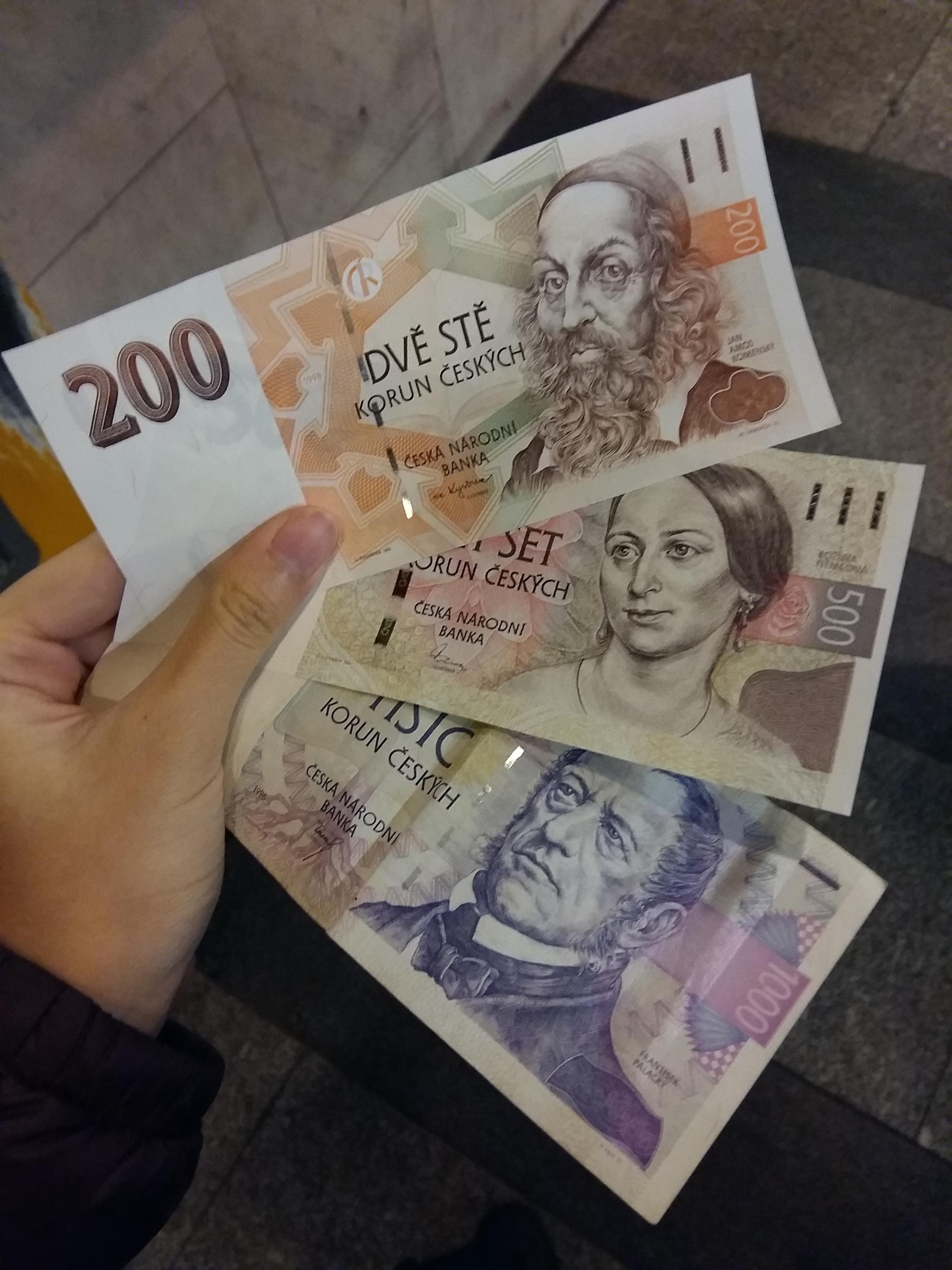 捷克｜一手交錢，一手騙錢- 旅遊板| Dcard