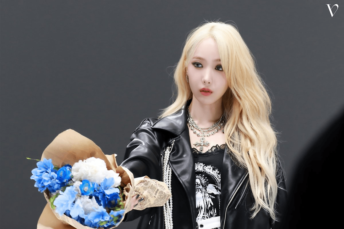#更新 #翻譯 #Post 231109【VIVIZPost】VIVIZ The 4th Mini Album [VERSUS] 封面拍攝幕後 ...