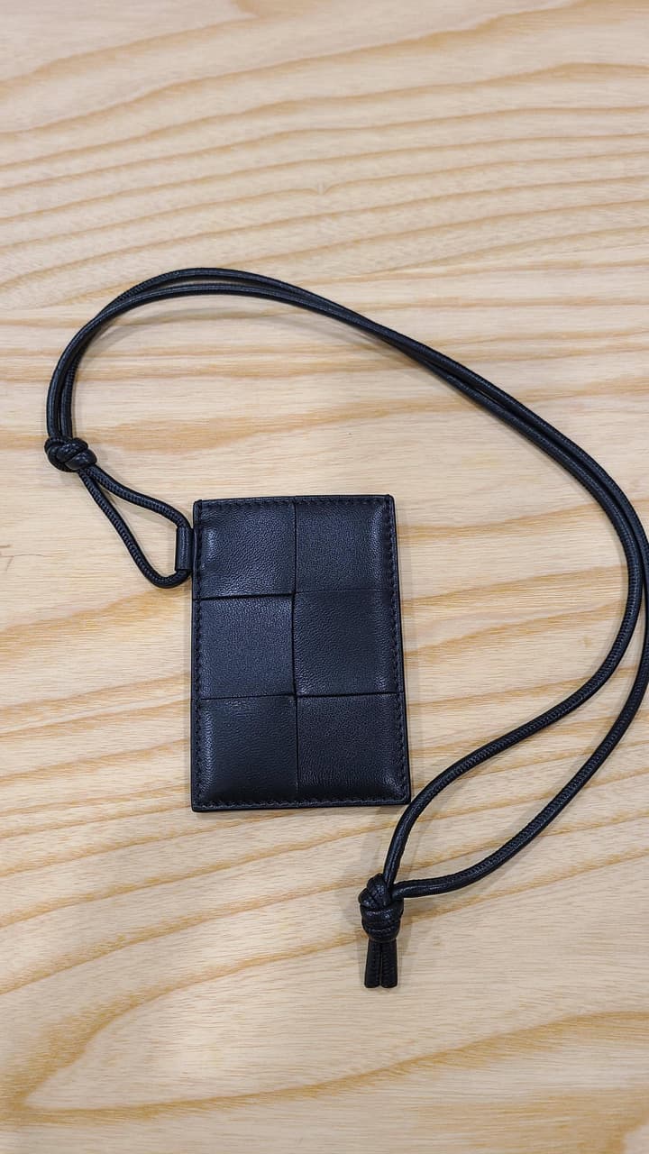 #開箱 #分享 過去半年買的小皮件們(LV、BV、DIOR) - 精品板 | Dcard