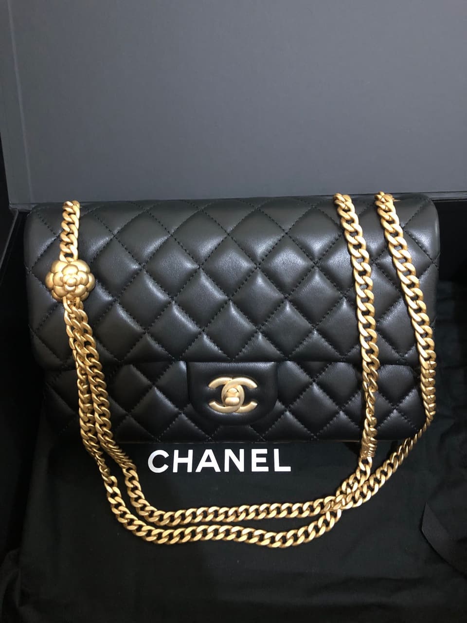 開箱Chanel 23S山茶花調節扣黑色CF - 精品板| Dcard