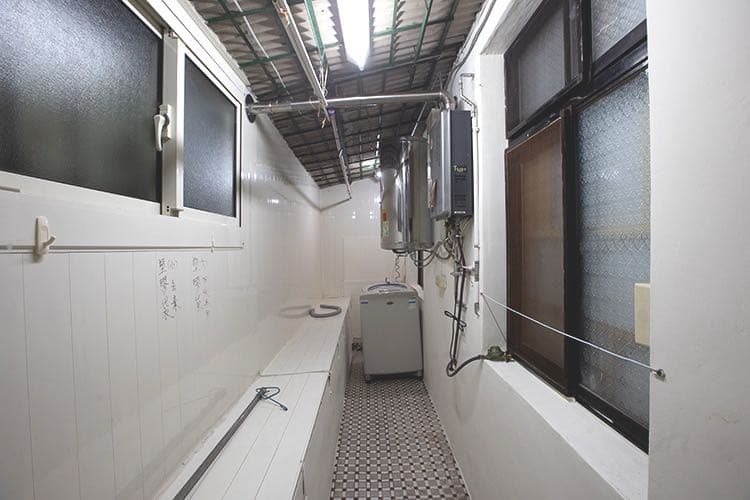 #招租 #招租 西園醫院旁/龍山寺捷運15分鐘/周遭完善生活機能
地址：萬華西園路二段225巷 ( 西園醫院旁 ) - Image 10