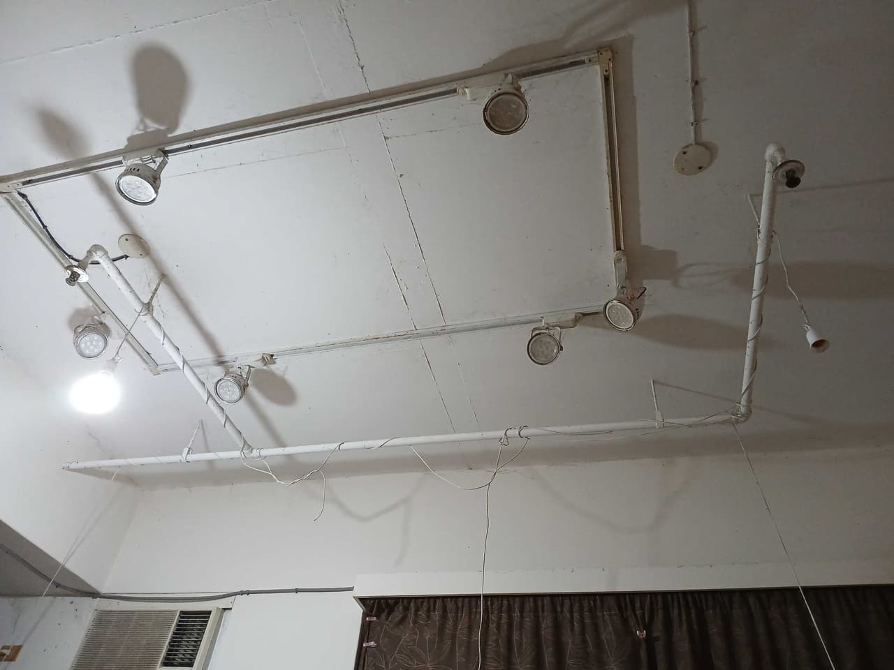 #生活打卡計畫 客廳大放光明的感覺實在是太~好~了~! 同場加映 蝦皮店到店 - 隔日到貨的真相 - 貧窮貴公主(吃,省錢,新奇 ...