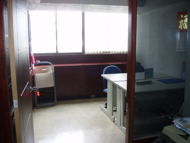 #招租 台北市松山區辦公室 / 辦公桌分租 / 近 微風南京商圈 #租屋#合租 - Image 5