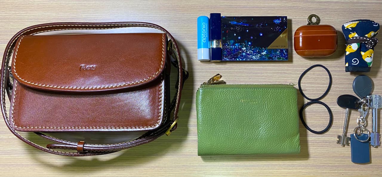 What's in my bag 無聊上班族的日常包 - 女孩板 | Dcard