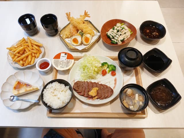 【食記】定食8的香蒜牛排定食&天婦羅炸蝦&焦糖布丁蛋糕(12.12中午) - 貧窮貴公主(吃,省錢,新奇) (@loveseafoodmeat ...