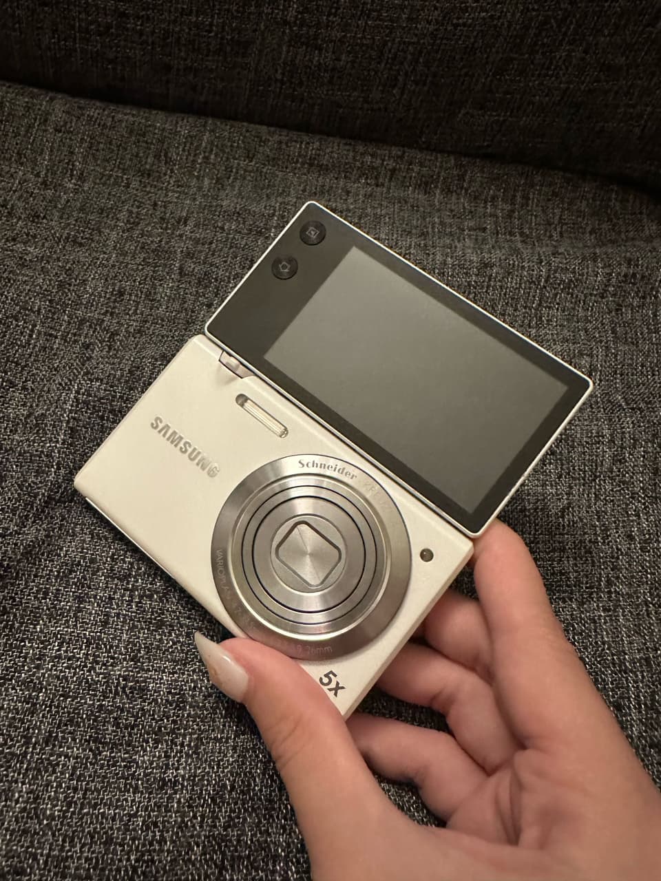 我要賣 《已售出‼️》samsung mv900 微單眼相機 可觸控 可翻轉.ᐟ.ᐟ.ᐟ 二手交易板 Dcard