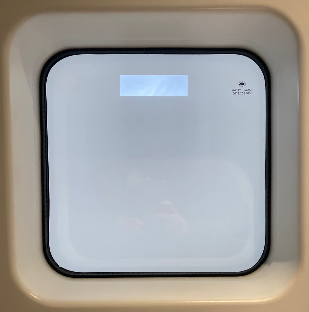 作品詩〈洞〉 詩文板 Dcard