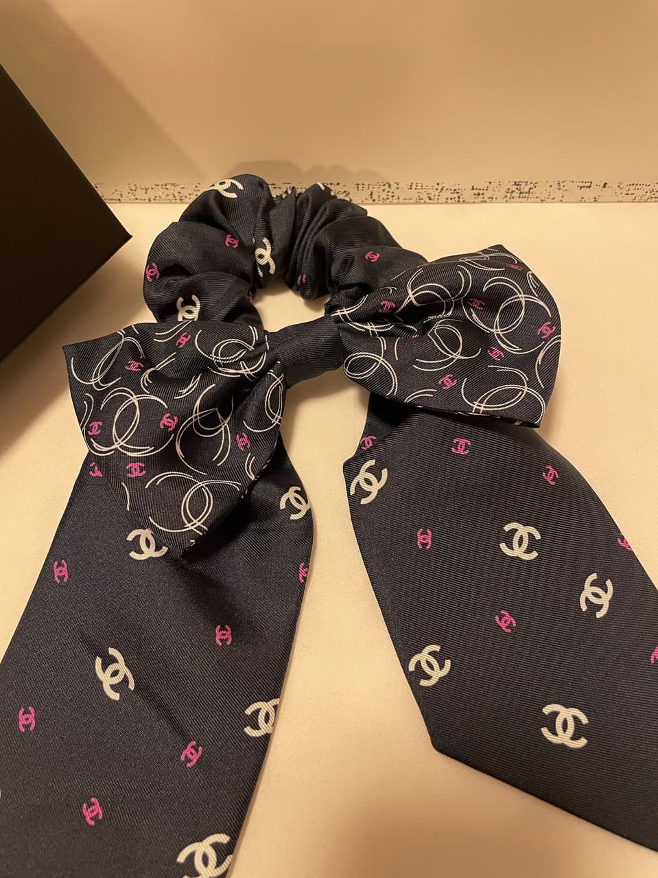#開箱 12月東京購入CHANEL耳環、髮飾、Twilly絲巾/GUCCI圍巾、皮夾♡ - 精品板 | Dcard
