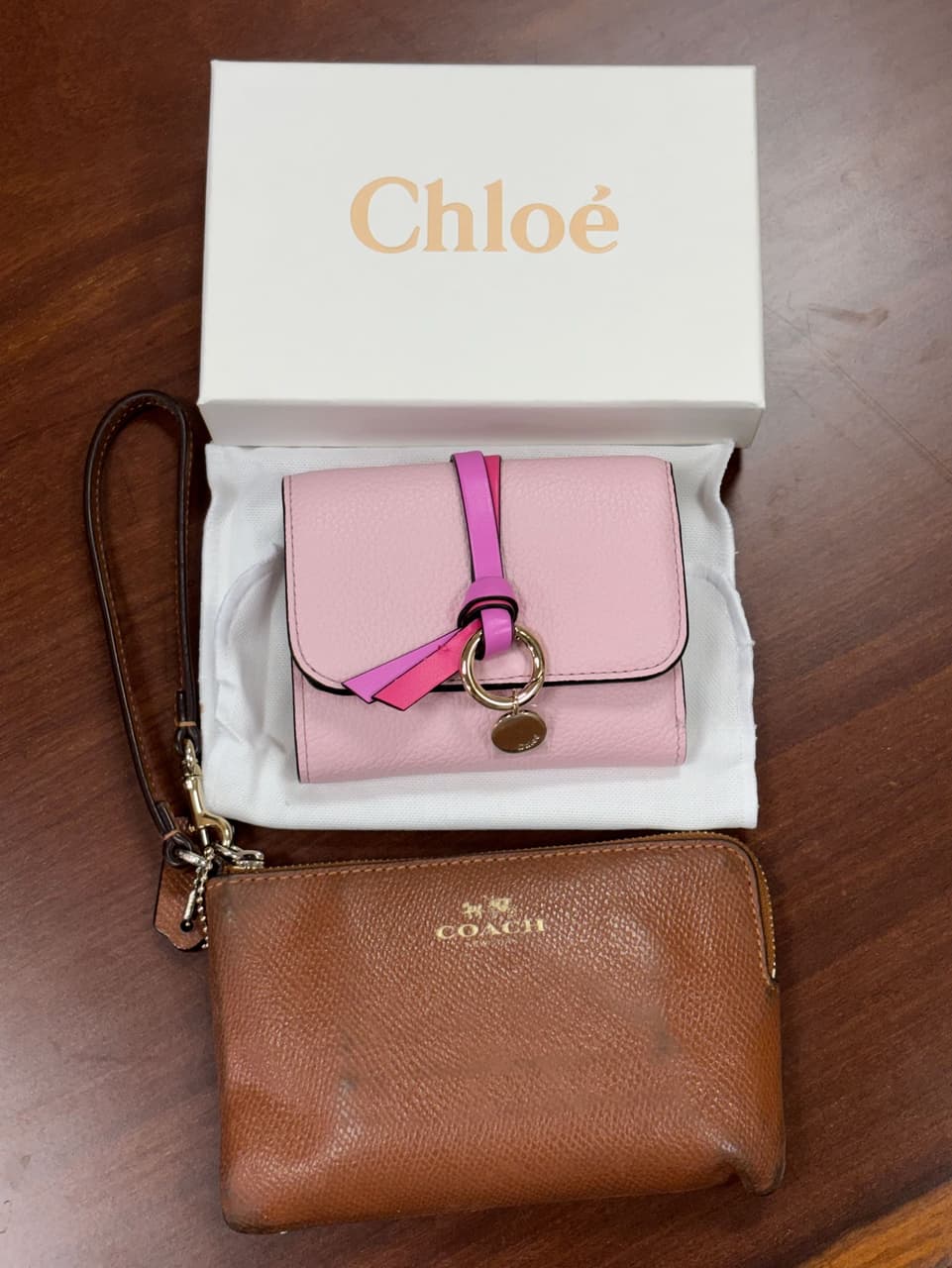 開箱Chloe Alphabet 短夾- 精品板| Dcard