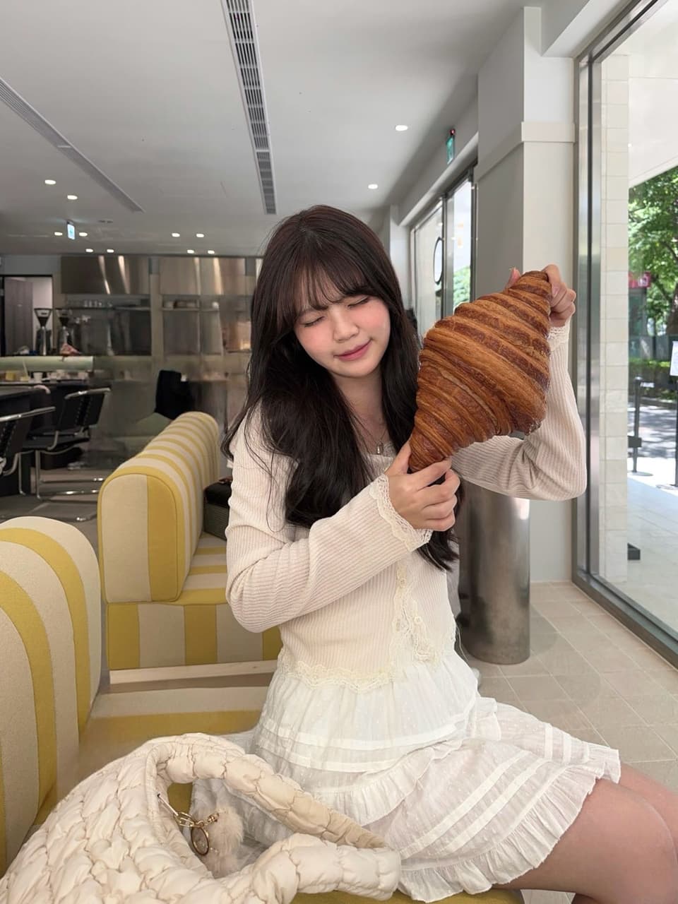 揮別嬰兒肥 還我小臉魔法術🪄︎︎ - zoey (@zeehsiao) | Dcard