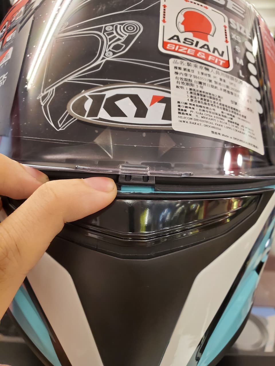 Sol sf6 獨角獸內襯皮革裂開- 機車板| Dcard