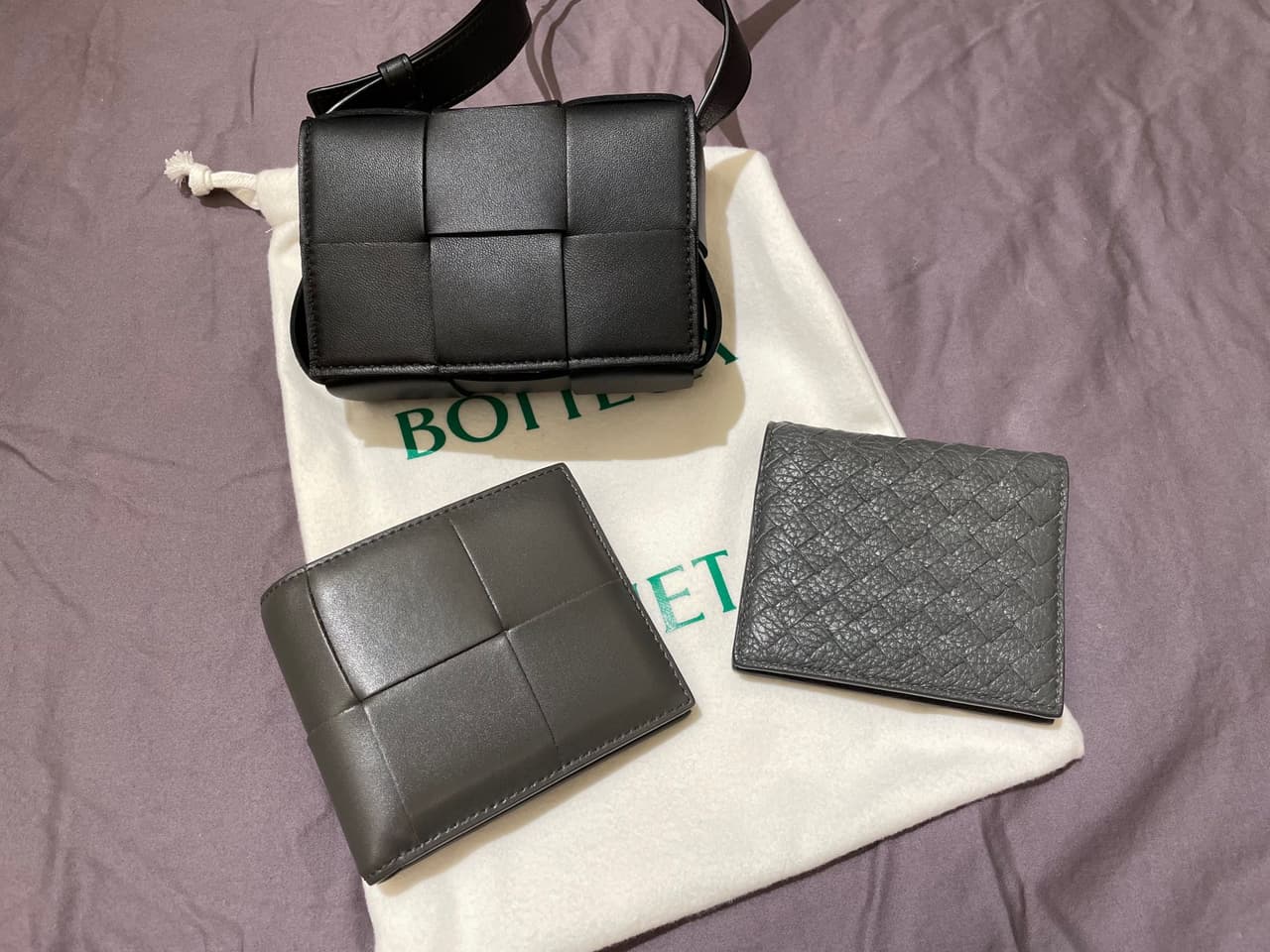 #開箱 BV mini Cassette lambskin 黑色小廢包 - 精品板 | Dcard