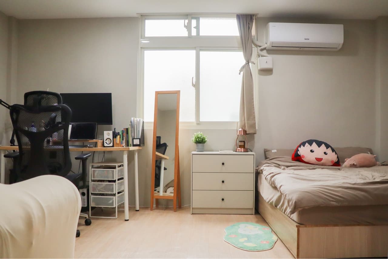 #居家佈置 what’s in my room 北漂族的奶油調租屋小套房 - 居家生活板 | Dcard
