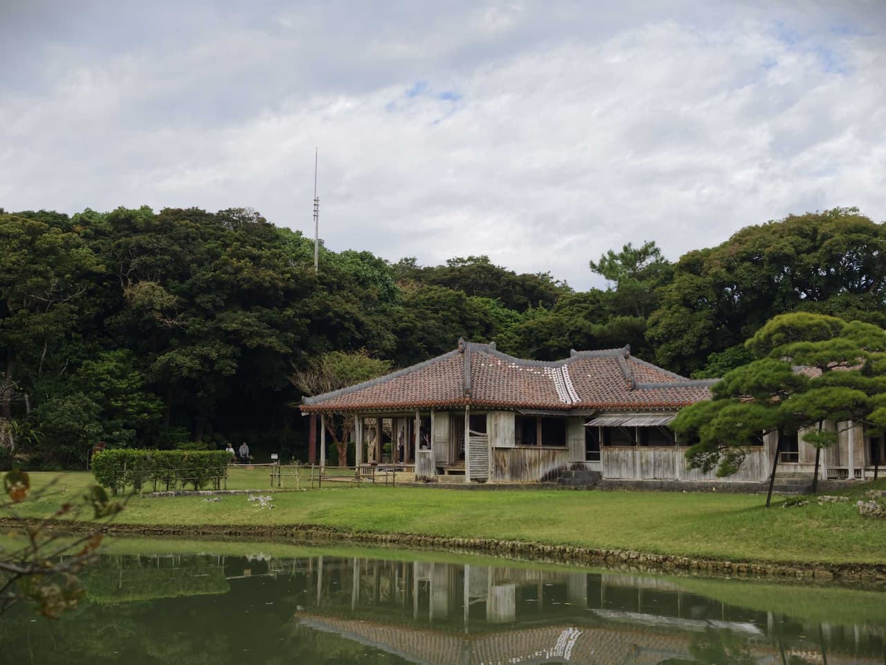 無聊跑去沖繩騎機車...feats. vivo X300 Pro 無聊跑去沖繩騎機車...feats. vivo X300 Pro