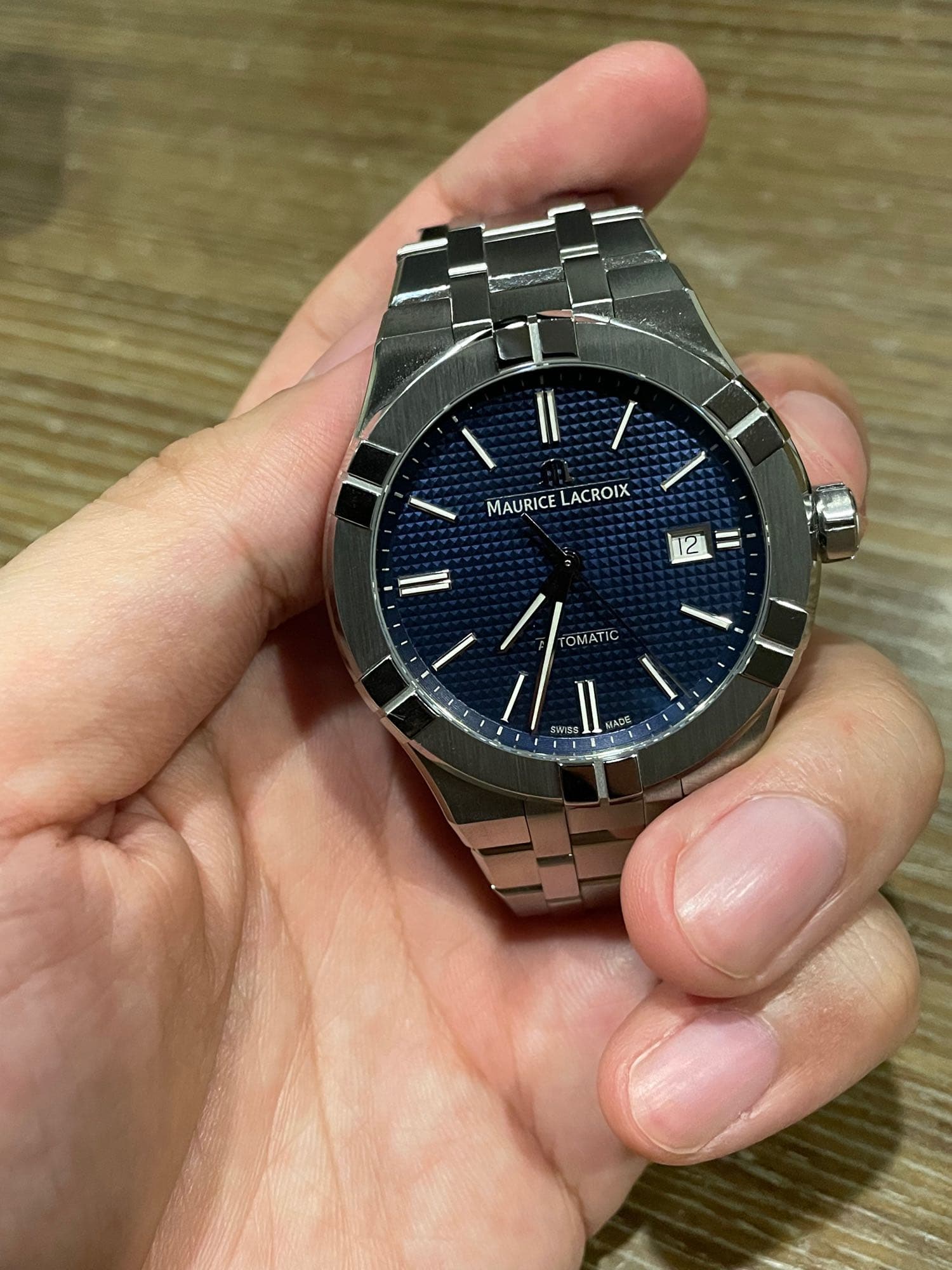 Maurice Lacroix Aikon 42mm Dcard