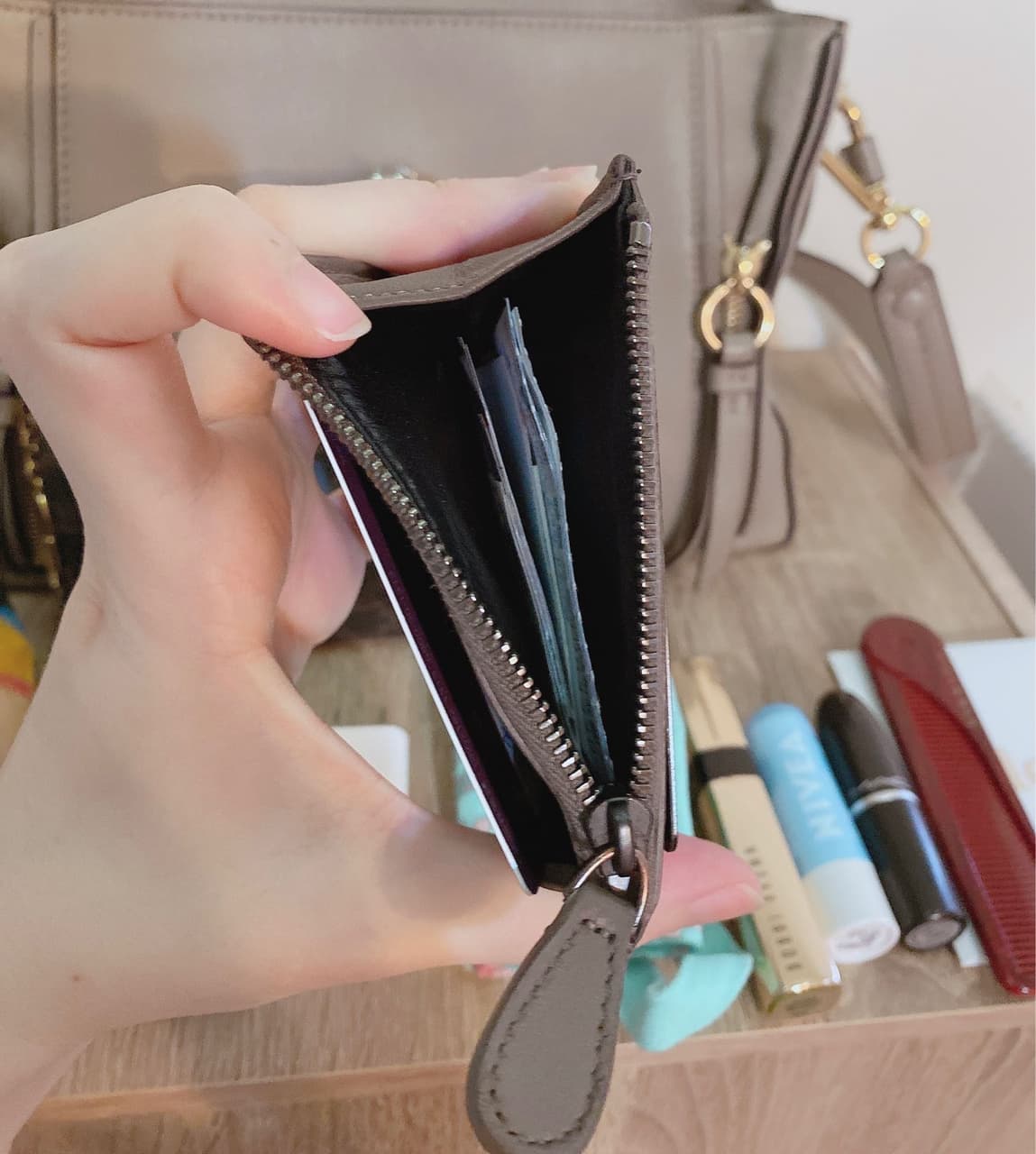 What’s in my bag 上班包挖寶👜 - 女孩板 | Dcard