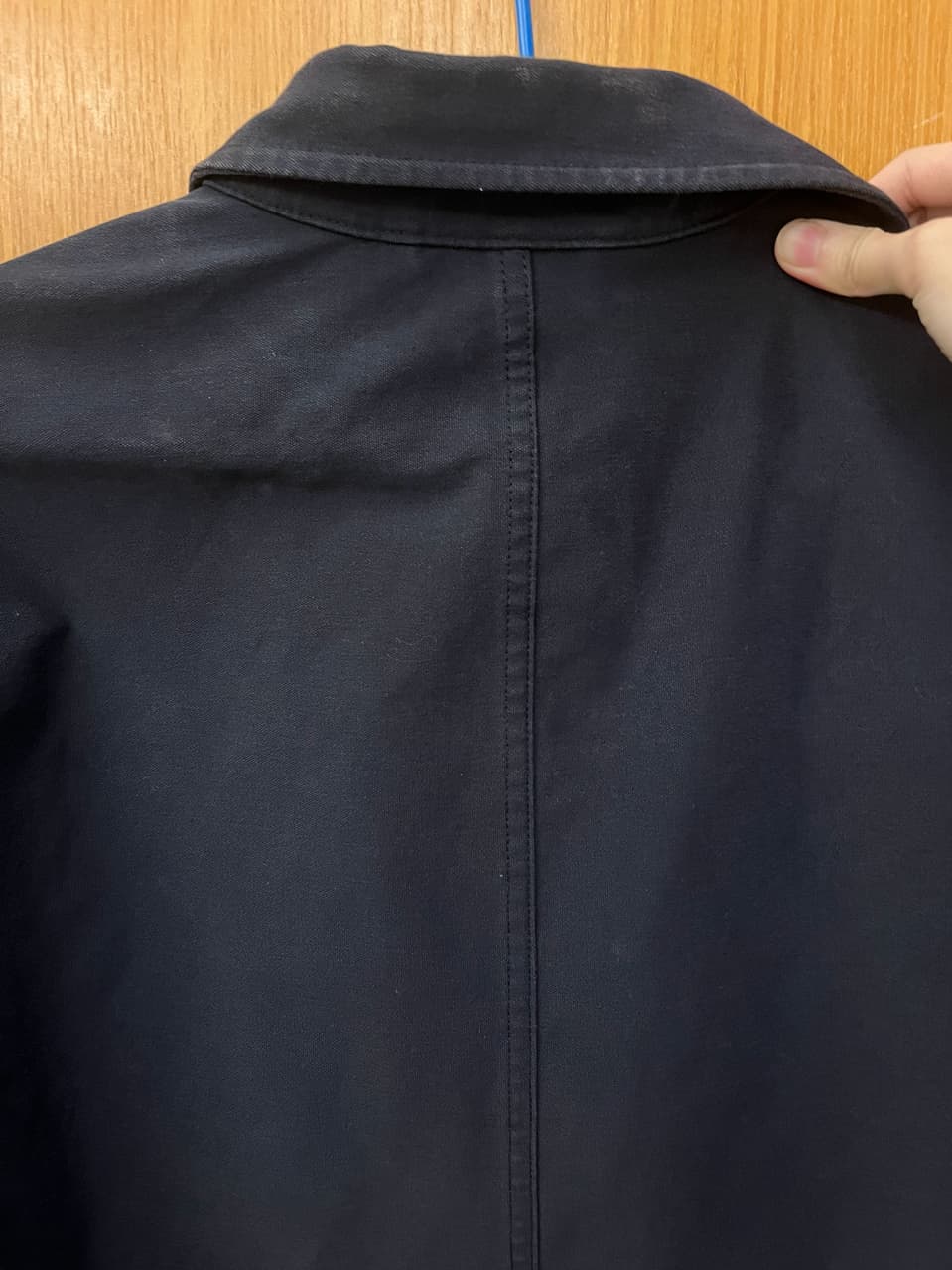 #已贈出 UNIQLO 丈青色襯衫(可當外套)男款S號 - 贈物板 | Dcard