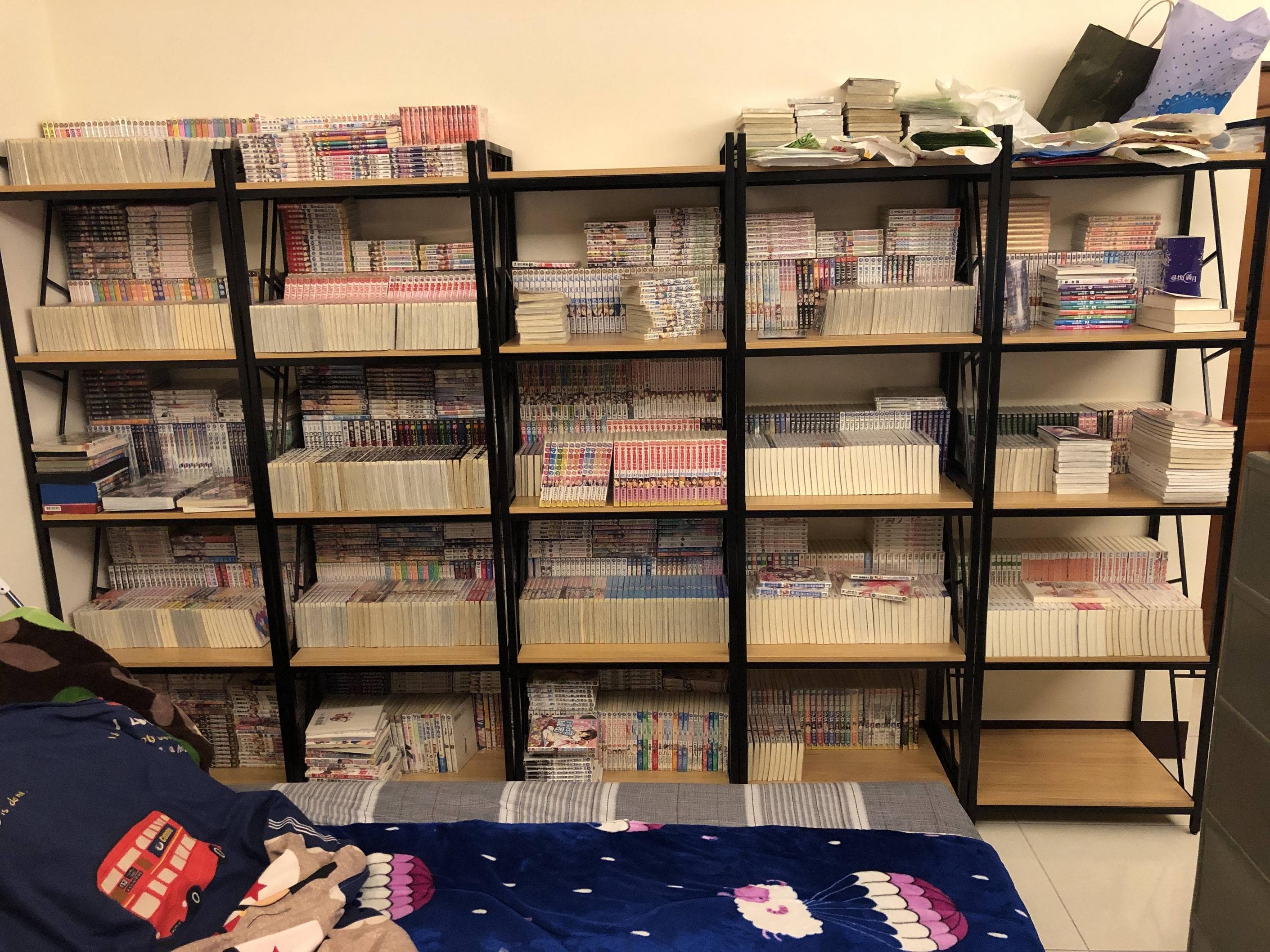 開箱介紹打造夢想中的漫畫&小說書櫃 - 動漫板 | Dcard