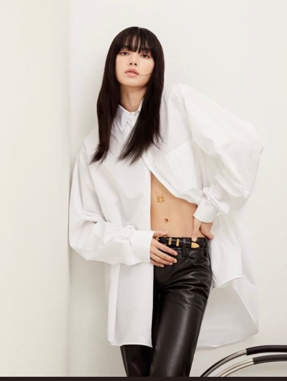 #時尚 LISA登上日本《ELLE》23年/02月刊封面 - BLACKPINK板 | Dcard
