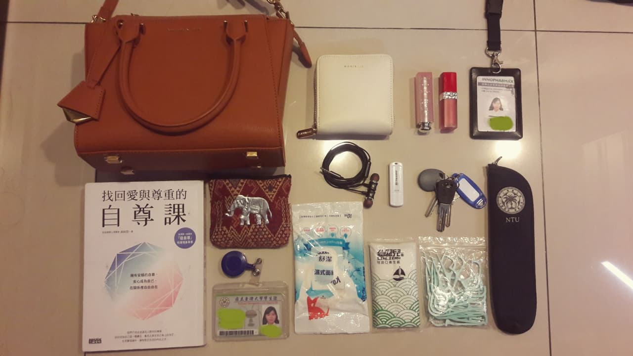 What's in my bag - 微極簡上班包 - 女孩板 | Dcard