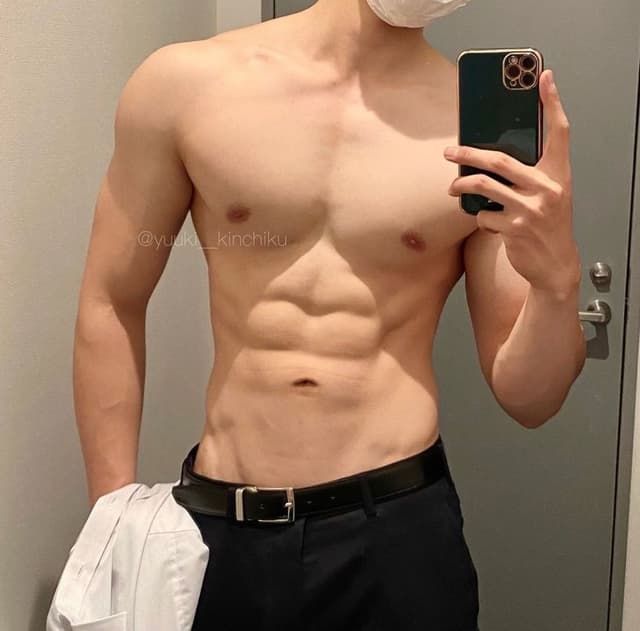 #閒聊 理想體型:精瘦v.s.巨巨 - 健身板 | Dcard