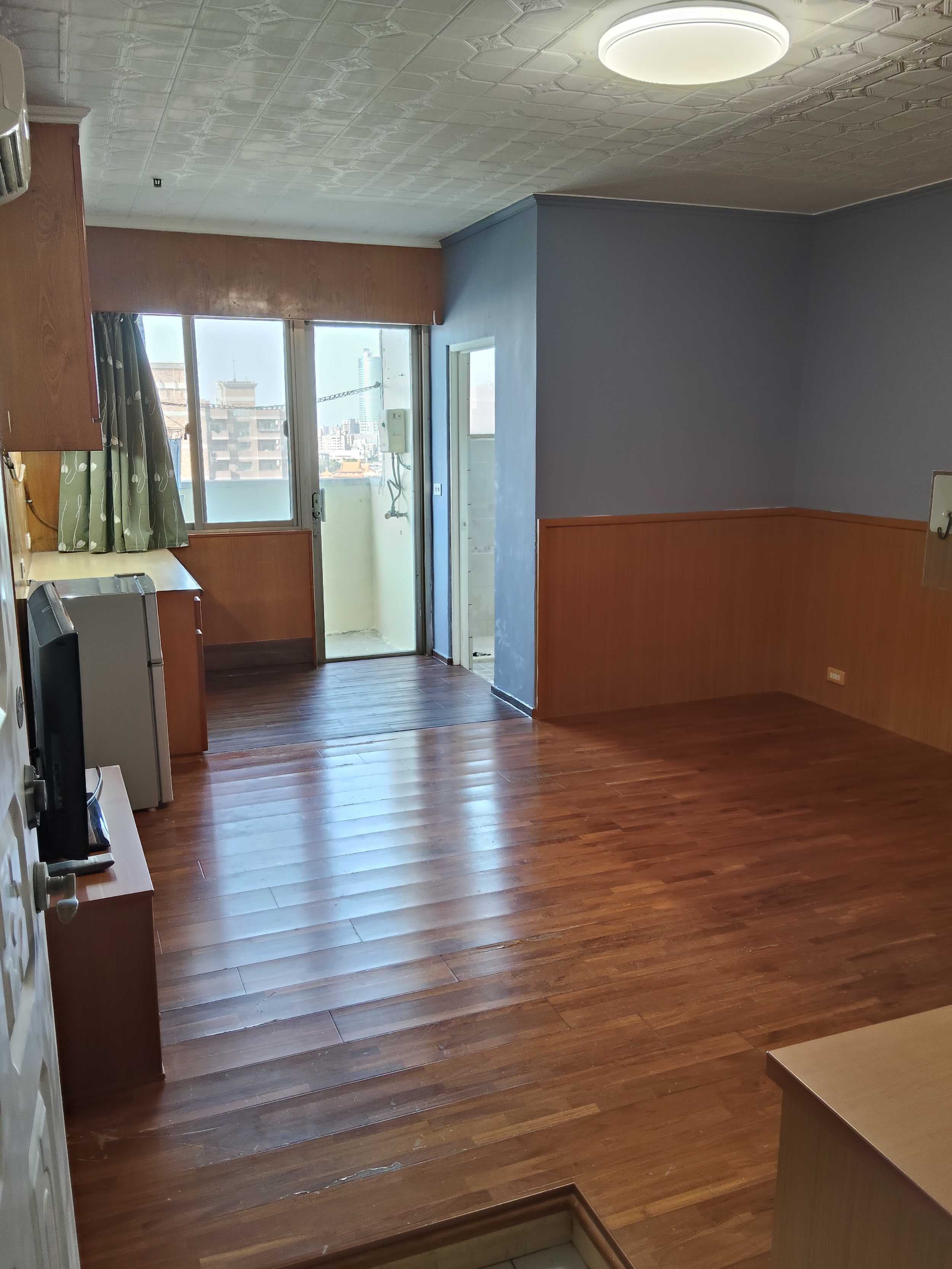 #招租 #招租 台南市 國家新境套房 - Image 3