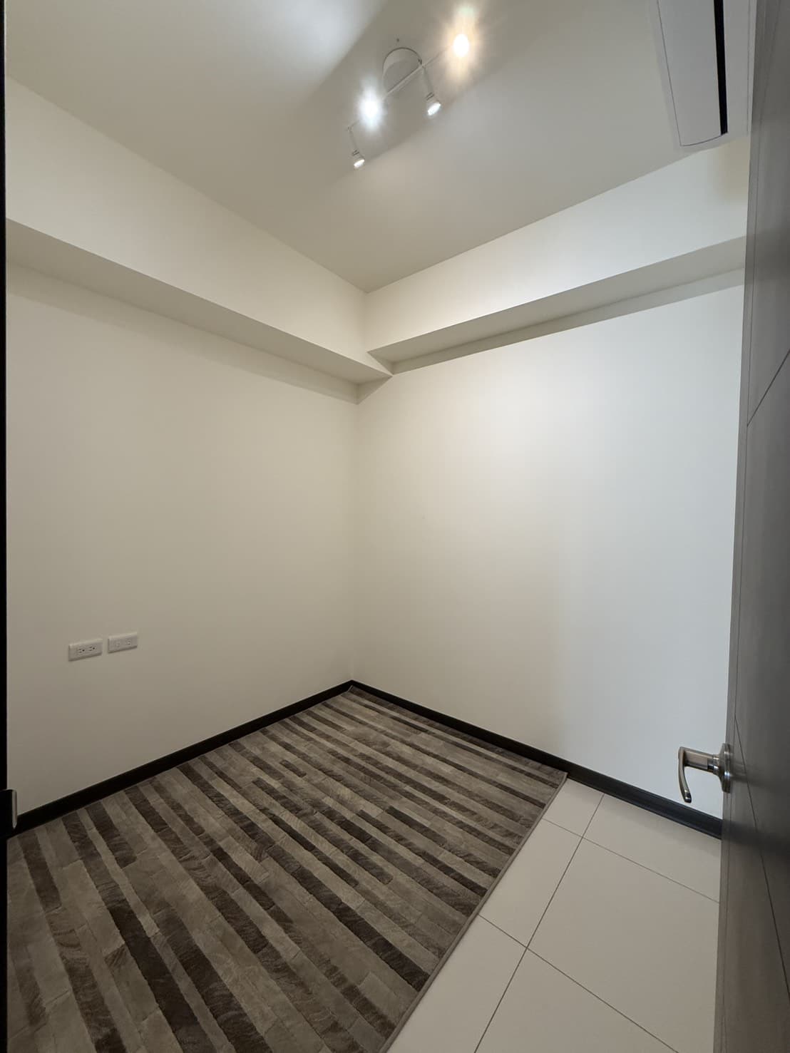 #房東 #貓房 #房東自租 林口A9招租 - Image 9