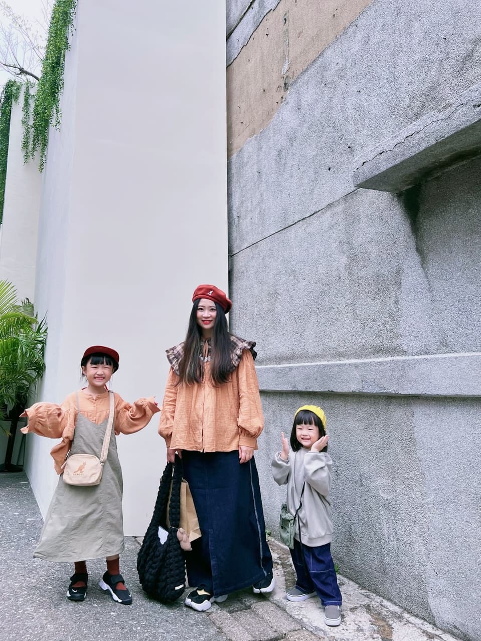 #日常穿搭 姐弟穿搭分享🤍🩶🖤 - 穿搭板 | Dcard