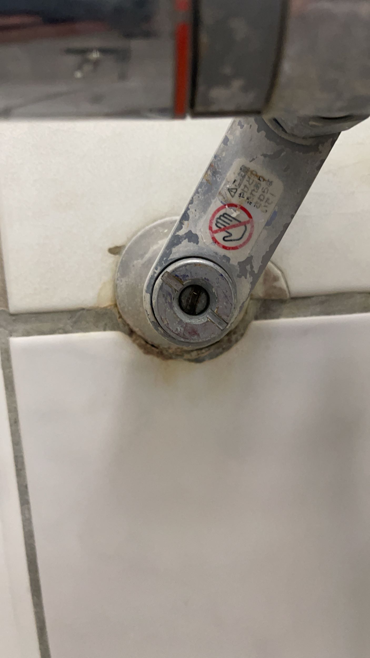 TOTO溫控水龍頭拆不下來- 居家生活板| Dcard