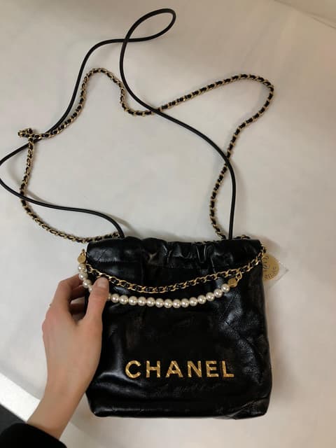 #購物經驗 Chanel 23S 22bag Mini 珍珠鏈垃圾袋 - 精品板 | Dcard