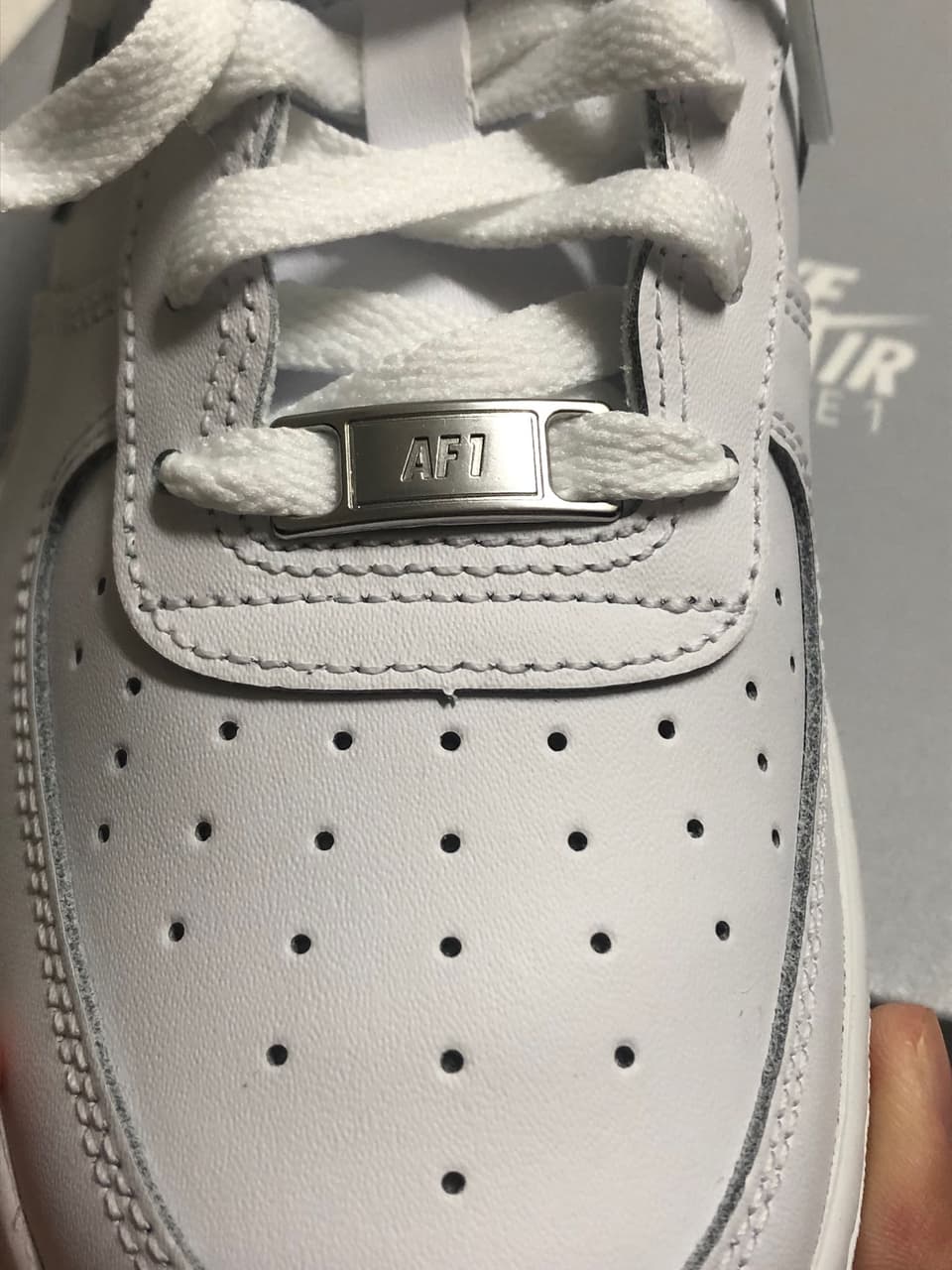 #問 #求驗 #球鞋 Nike Af1 怎麼辨識真假?! - 穿搭板 | Dcard