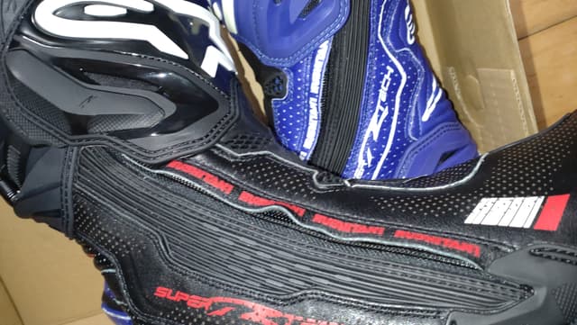 人身部品Kushitani x Alpinestars Supertech R2 車靴開箱- 重機板| Dcard