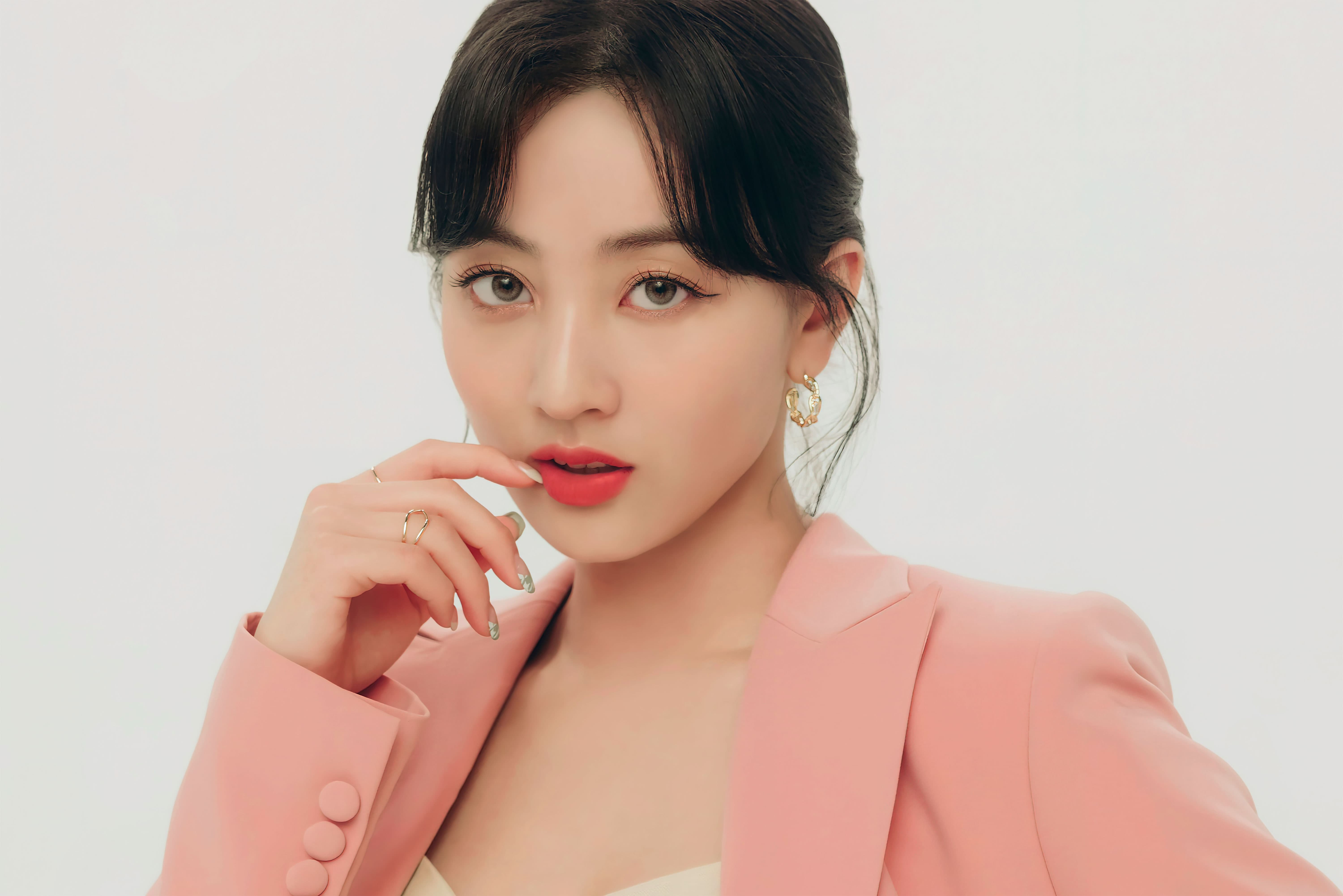 #分享 TWICE隊長志效自出道後首次SOLO曲〈星塵情歌〉 - TWICE板 | Dcard