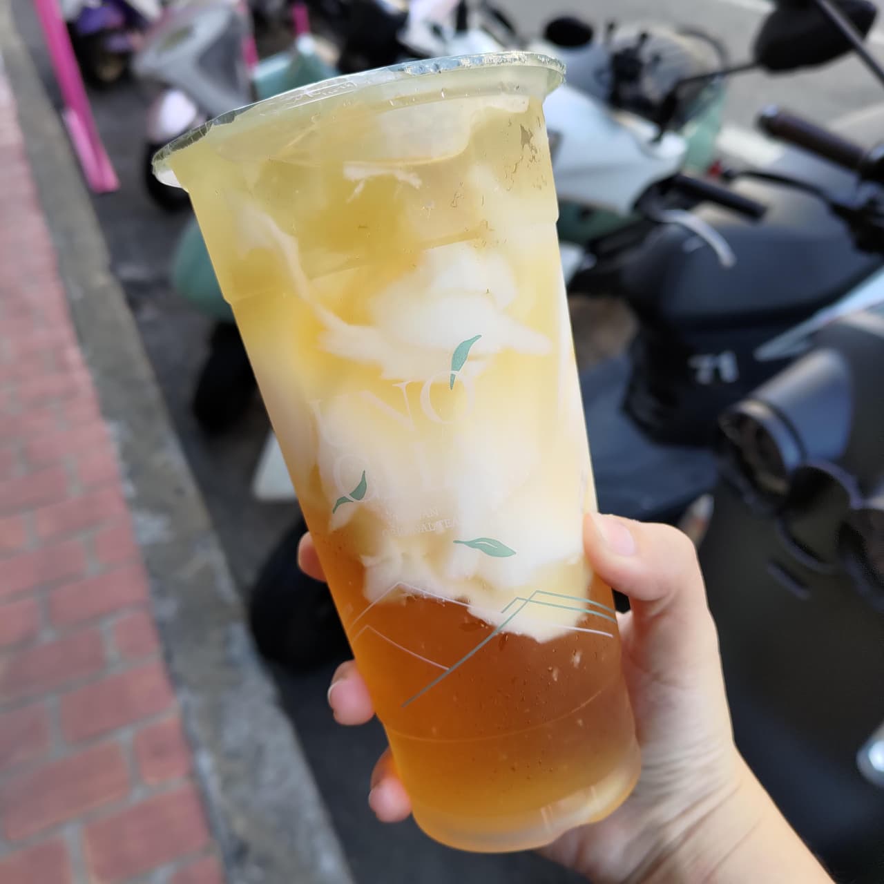 飲料宗教戰爭—杏仁凍 - 閒聊板 | Dcard