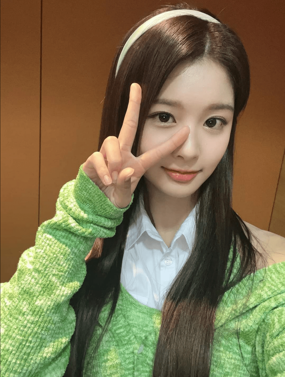 分享 薛侖這兩張照片真的蠻像子瑜的 NMIXX板 Dcard