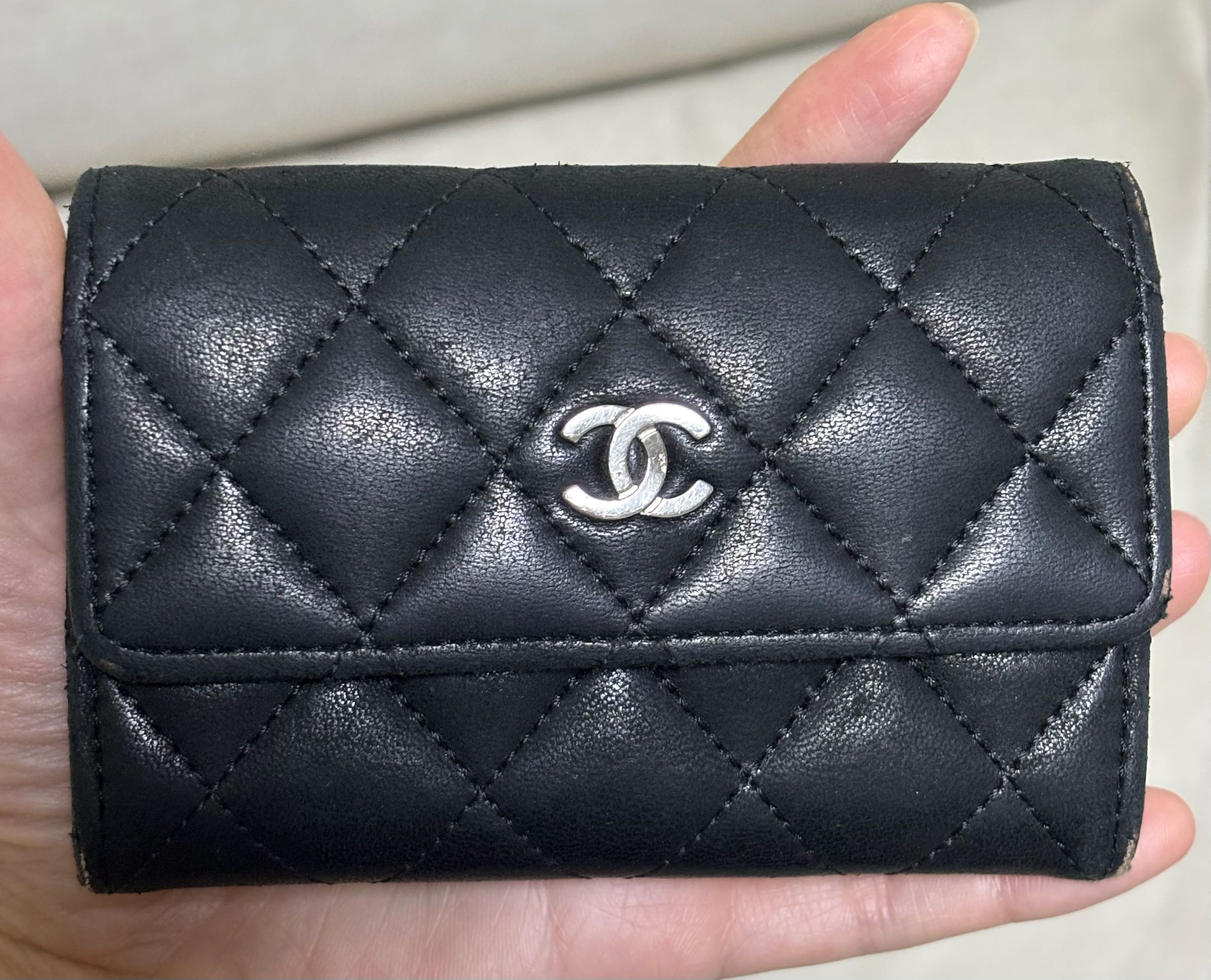 我要買#我要買徵求BALENCIAGA 巴黎世家NEO CLASSIC 黑釦鱷魚紋牛皮手提/斜背包- 二手交易板| Dcard