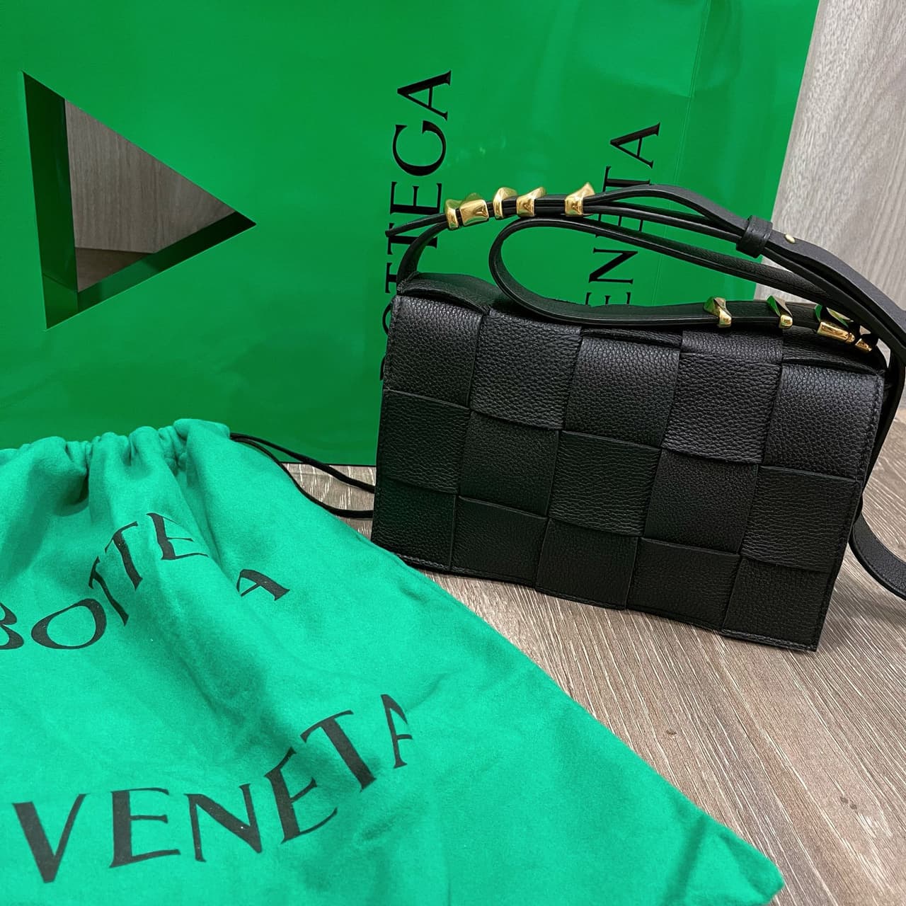 #開箱 Bottega Veneta BV Cassette復古金釦 七夕情人節快樂 - 精品板 | Dcard