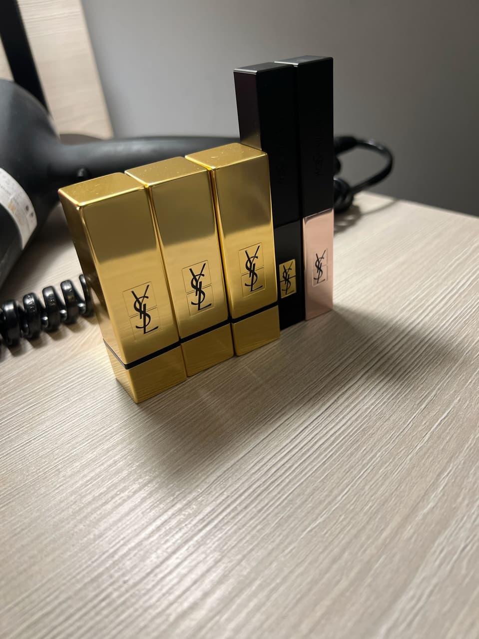 英國戰利品分享！一支$406的ysl😂 - 美妝板 | Dcard